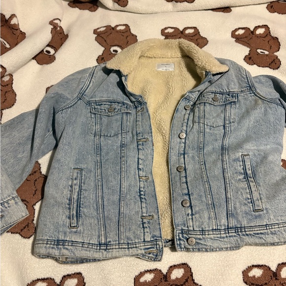 Old Navy Jackets & Blazers - Old Navy Light Blue Denim Jacket with Cream Sherpa
